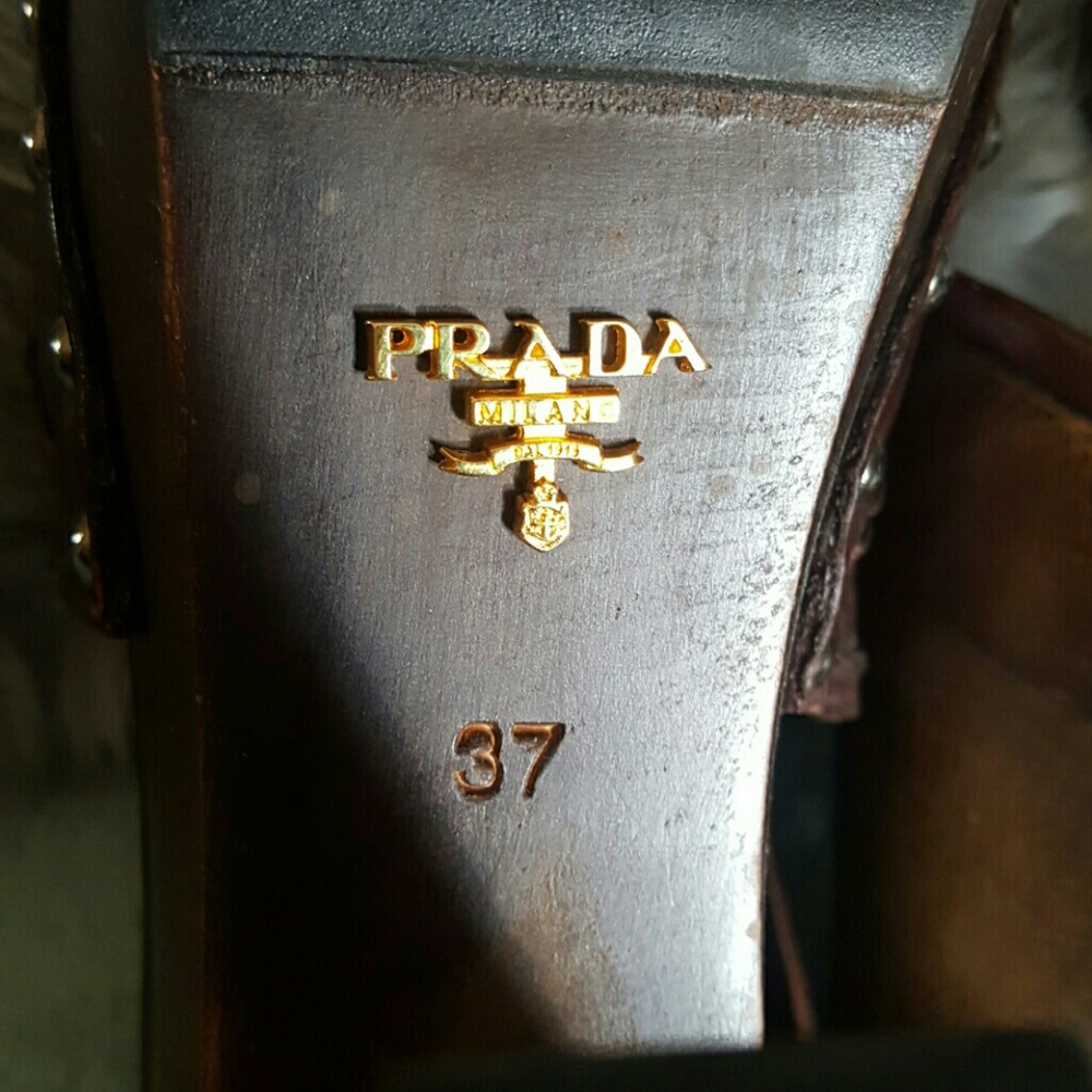 Heels - Picture 3 of 3